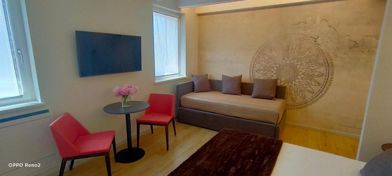 Tiamo Modern Design Guest House รองคี เด เลโจนารี ภายนอก รูปภาพ
