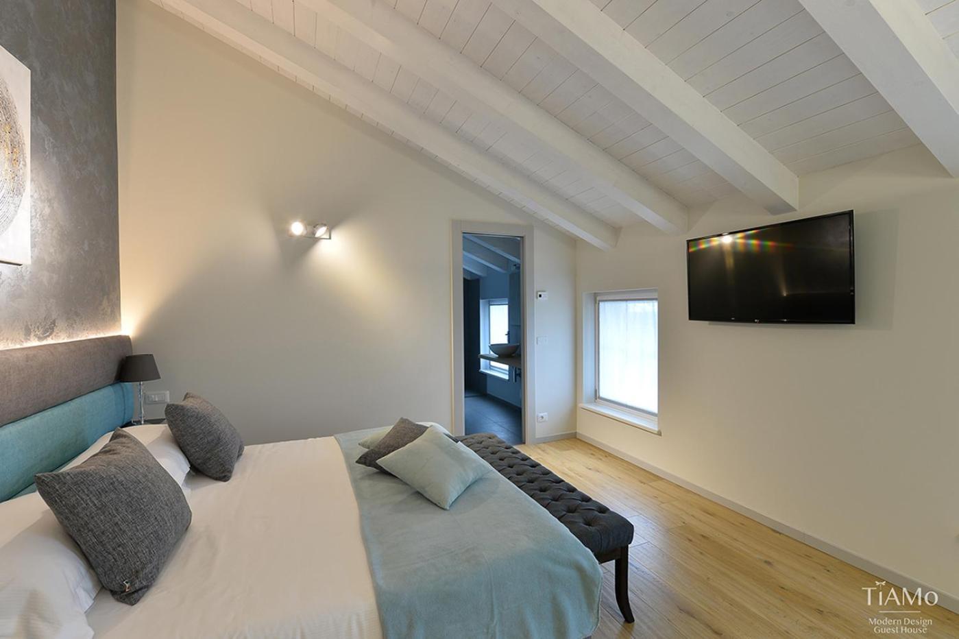 Tiamo Modern Design Guest House รองคี เด เลโจนารี ภายนอก รูปภาพ