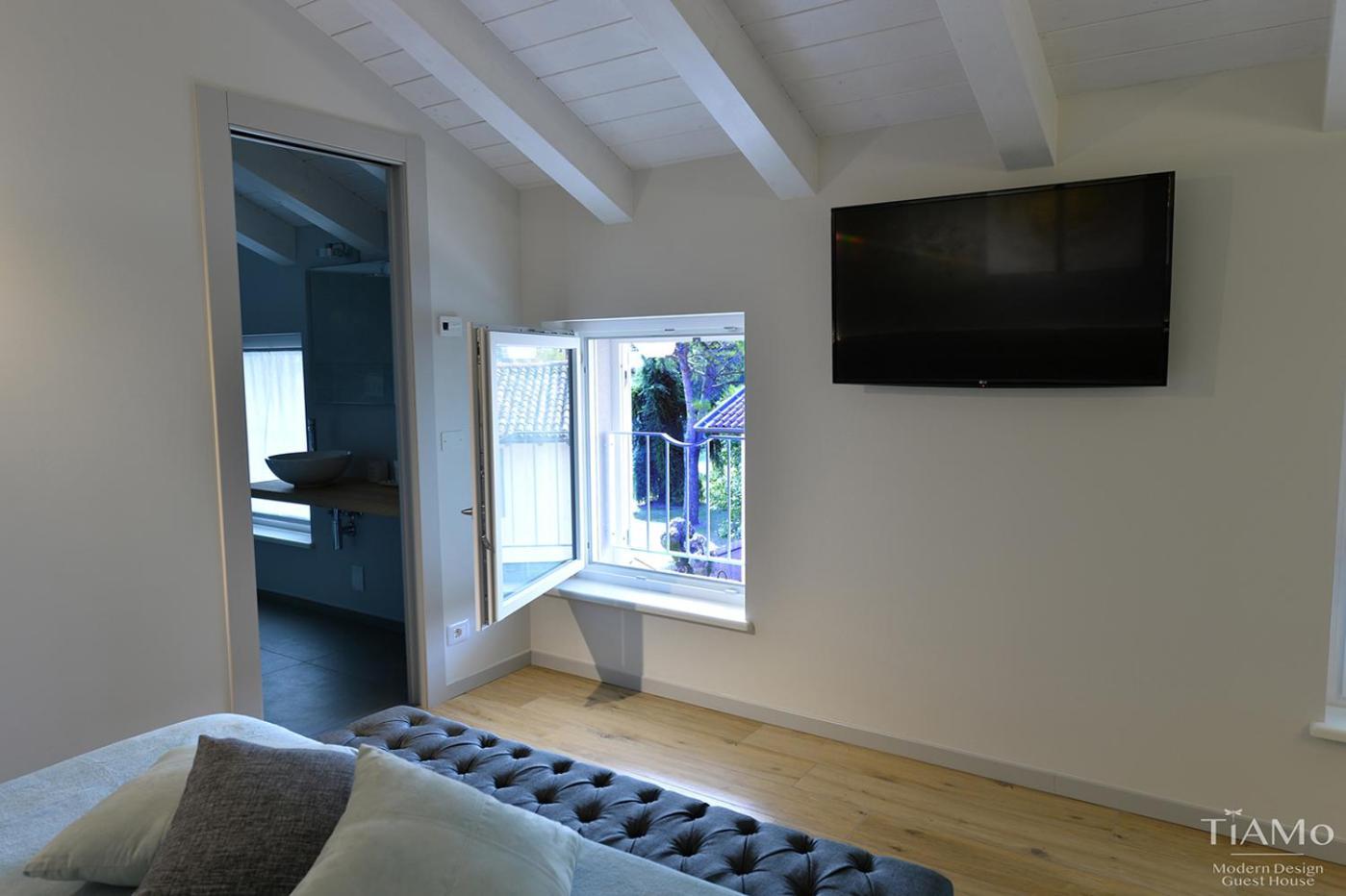 Tiamo Modern Design Guest House รองคี เด เลโจนารี ภายนอก รูปภาพ