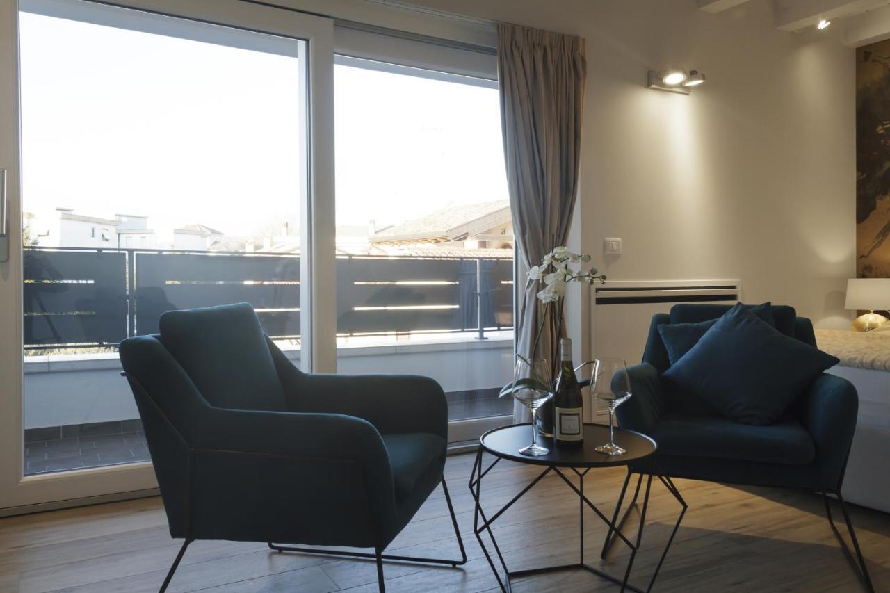 Tiamo Modern Design Guest House รองคี เด เลโจนารี ภายนอก รูปภาพ