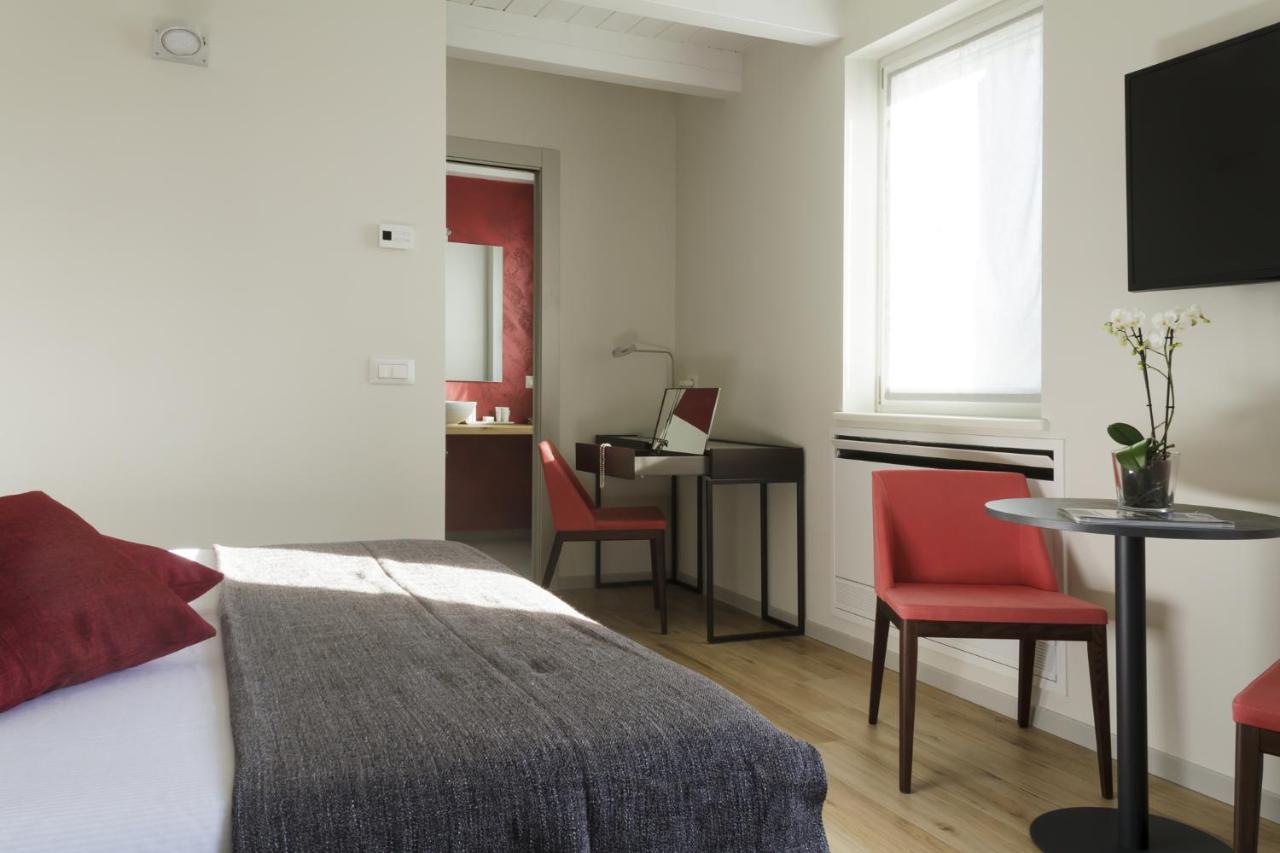 Tiamo Modern Design Guest House รองคี เด เลโจนารี ภายนอก รูปภาพ
