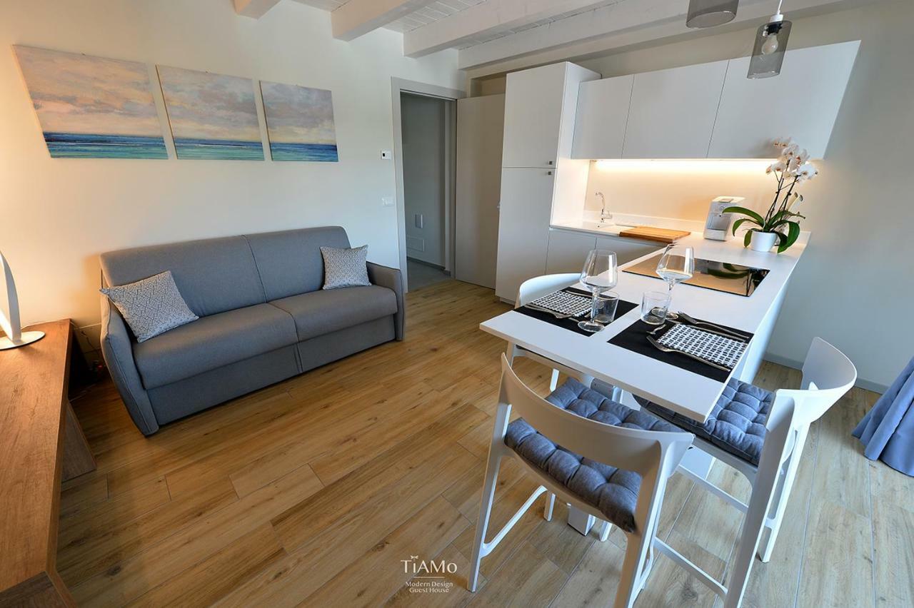 Tiamo Modern Design Guest House รองคี เด เลโจนารี ภายนอก รูปภาพ