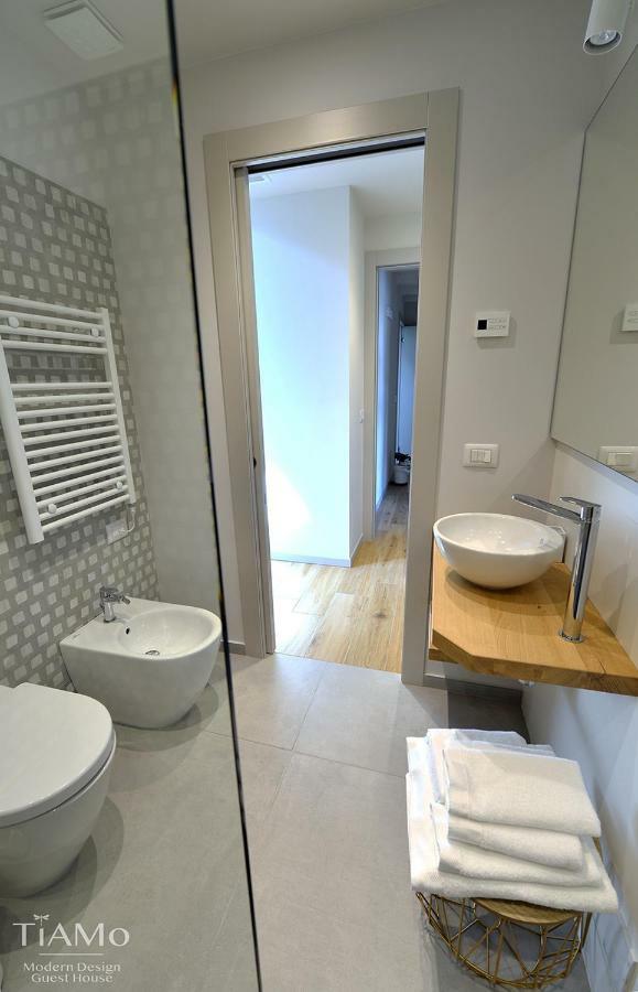 Tiamo Modern Design Guest House รองคี เด เลโจนารี ภายนอก รูปภาพ