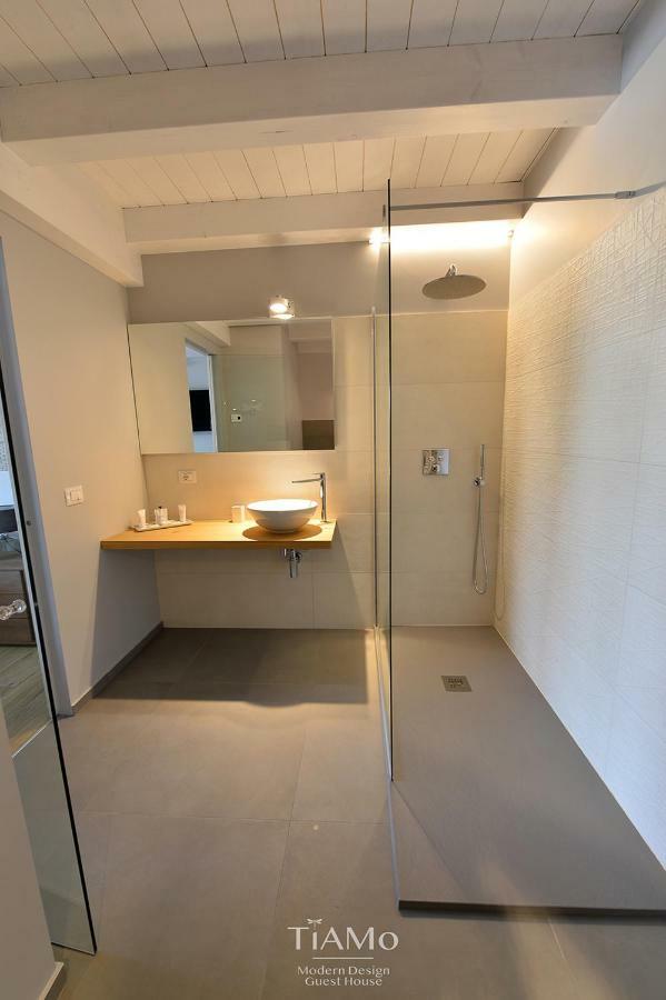 Tiamo Modern Design Guest House รองคี เด เลโจนารี ภายนอก รูปภาพ